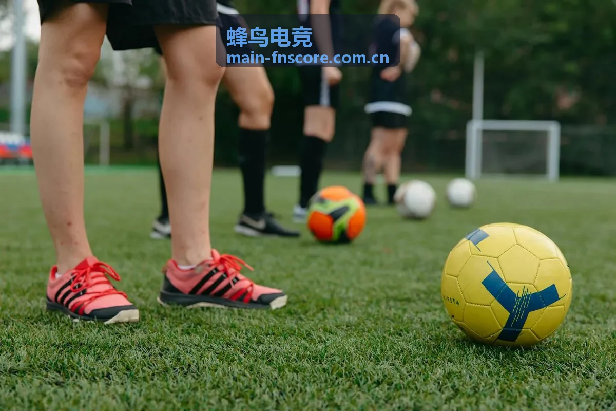 蜂鸟电竞周末战术工作坊实战复盘训练